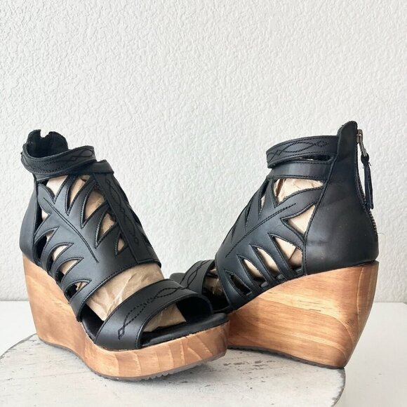 NEW Lane Boots BECCA Womens Black Wedges 8.5 Western Sandals Cowgirl Leather - Picture 1 of 10